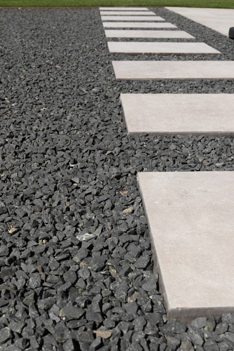 Basalt brokjes zwart 56-75 mm (bb 500 kg)